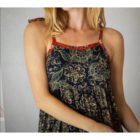 NWT! Womens Natural Life Maddie Maxi Dress Size XS Oversized Floral - Picture 2 of 5